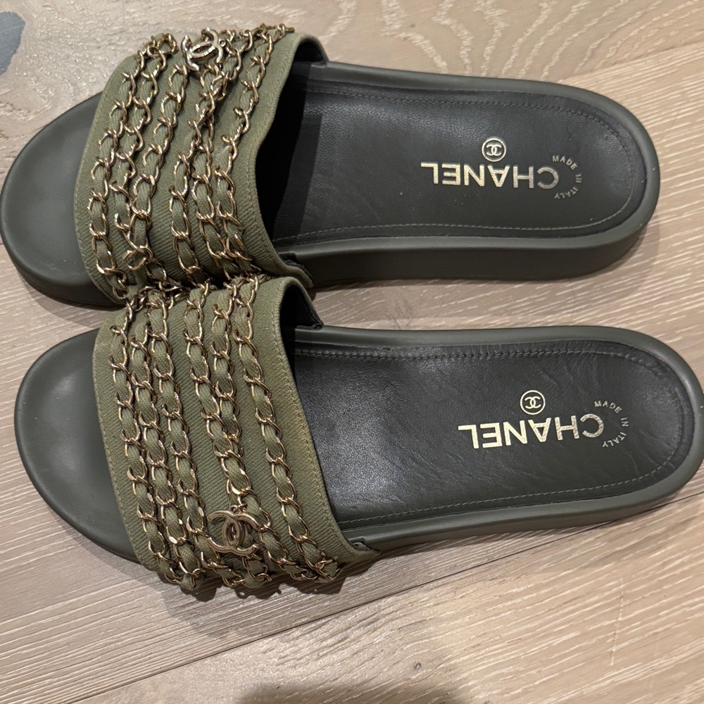 CHANEL Olive Green Slide Sandals with Gold Chain Trim
